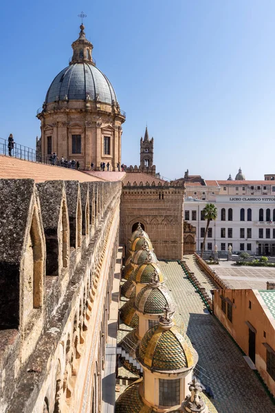 Vista de cerca de la Catedral de Palermo o Cattedrale di Palermo — Foto de Stock