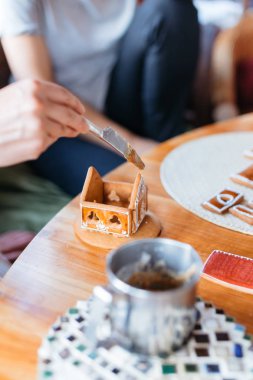 Budapeşte, Macaristan - 19 Ekim 2109: Geleneksel ev yapımı cin
