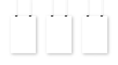Poster maketbeyaz arka planda izole. Gerçekçi boş poster şablonu. Duvarda asılı dikey çerçeve mockups kümesi. Vektör