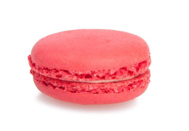 Pembe acıbadem kurabiyesi izole beyaz zemin üzerine