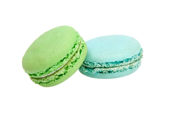 Beyaz arka plan üzerinde izole renkli macaroons