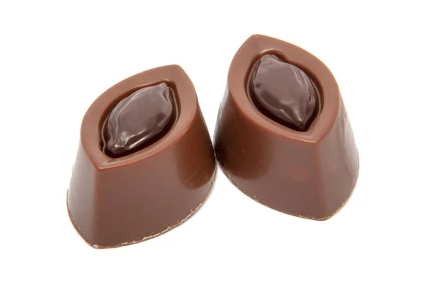 Эксклюзивные шоколадные конфеты, изолированные на белом — стоковое фото