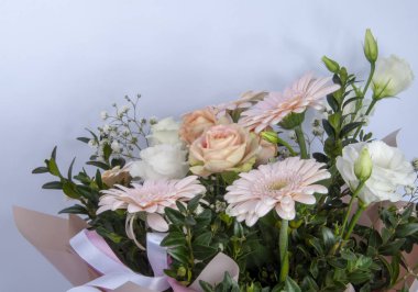 parlak fotoğraf güzel taze çiçek yeşil yaprakları