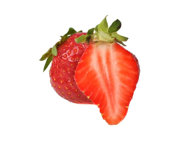 Röda färska jordgubbar isolerade på den vita — Stockfoto