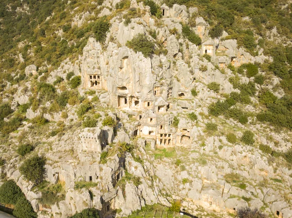 Rock antenowe wysokiej kąt cięcia grobowce Myra Turcja — Zdjęcie stockowe