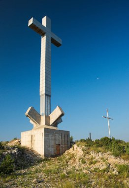Mostar, Bosna ve Hersek'te Hum tepede çapraz Millenium