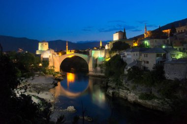 Stari çoğu (eski köprünün) Mostar doğmadan, Bosna-Hersek