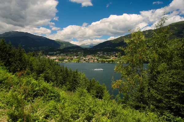 Une Vue Sur Mer Millstatter Près Ville Seeboden Autriche — Photo