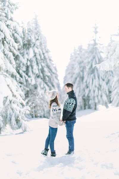 Young Couple Walking Snowy Winter Forest Spending Christmas Vacation Together — Stock Photo, Image