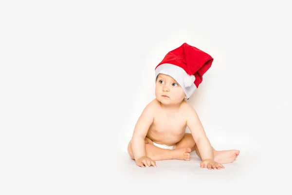 Adorable Enfant Noël Dans Chapeau Rouge Isolé Sur Fond Blanc — Photo
