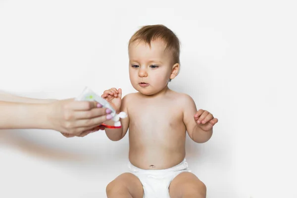 Mother Helping Baby Brush Teeth Red Toothbrush Toothpaste Baby Girl — Stock Photo, Image