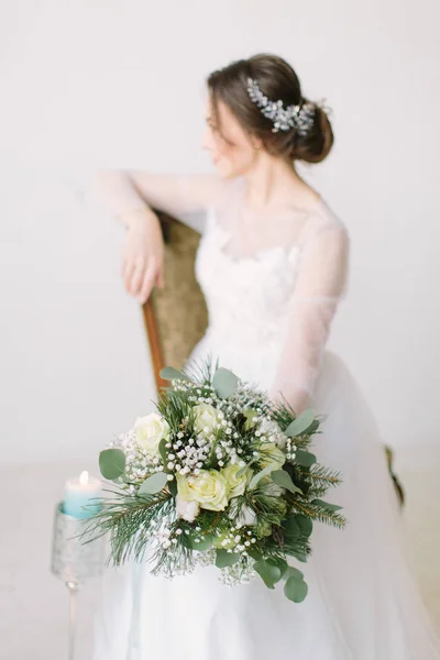 Portrait Beauté Mariée Portant Robe Mariée Mode Avec Plumes Avec — Photo