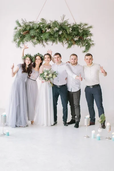 Happy Newlyweds Bridesmaids Groomsman Posing White Decorated Studio — Stock Photo, Image