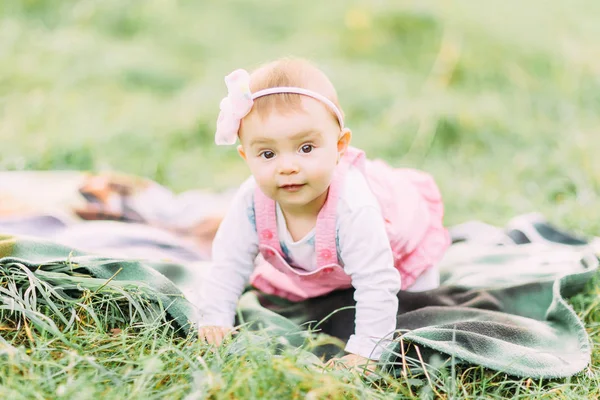 Cute Little Girl Sitting Grass Sunny Summer Day — Stock Photo, Image