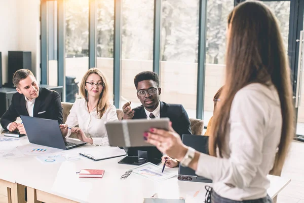 Conceito Trabalho Discussão Reunião Pessoas Negócios — Fotografia de Stock