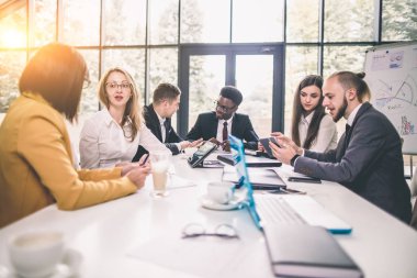 Grup ofis toplantı adresleme meslektaşım için dinleme iş adamları