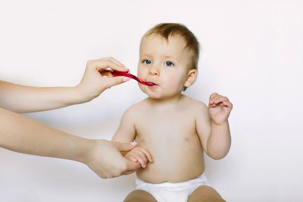 Lactente Com Escova Dentes Mãe Ensinando Bebê Menina Dentes Escovação — Fotografia de Stock