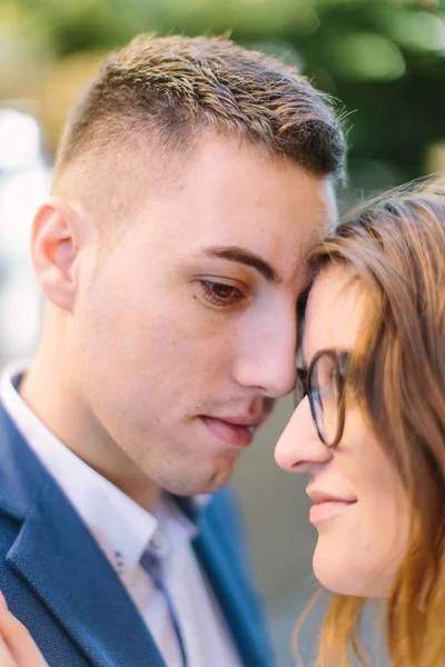 Gros Plan Portrait Jeune Femme Romantique Élégante Dans Des Lunettes — Photo