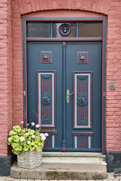 Puerta doble azul — Foto de Stock