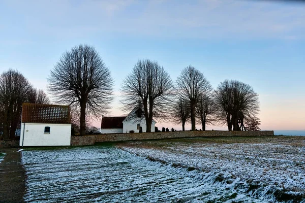 Gamla Kyrkan Solnedgången Skjuten Från Alro Danmark — Stockfoto