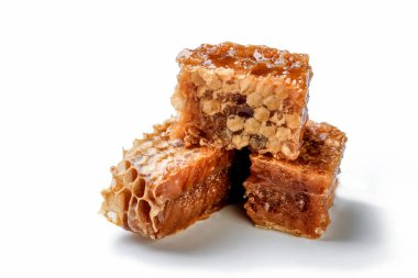 Bal peteği barış makrosu beyaz arkaplanda izole.