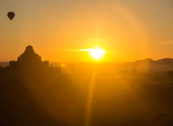 Oberfläche Verschwommen Schöne Heißluftballons Über Pagoden Sonnenaufgang Bei Bagan Myanmar — Stockfoto