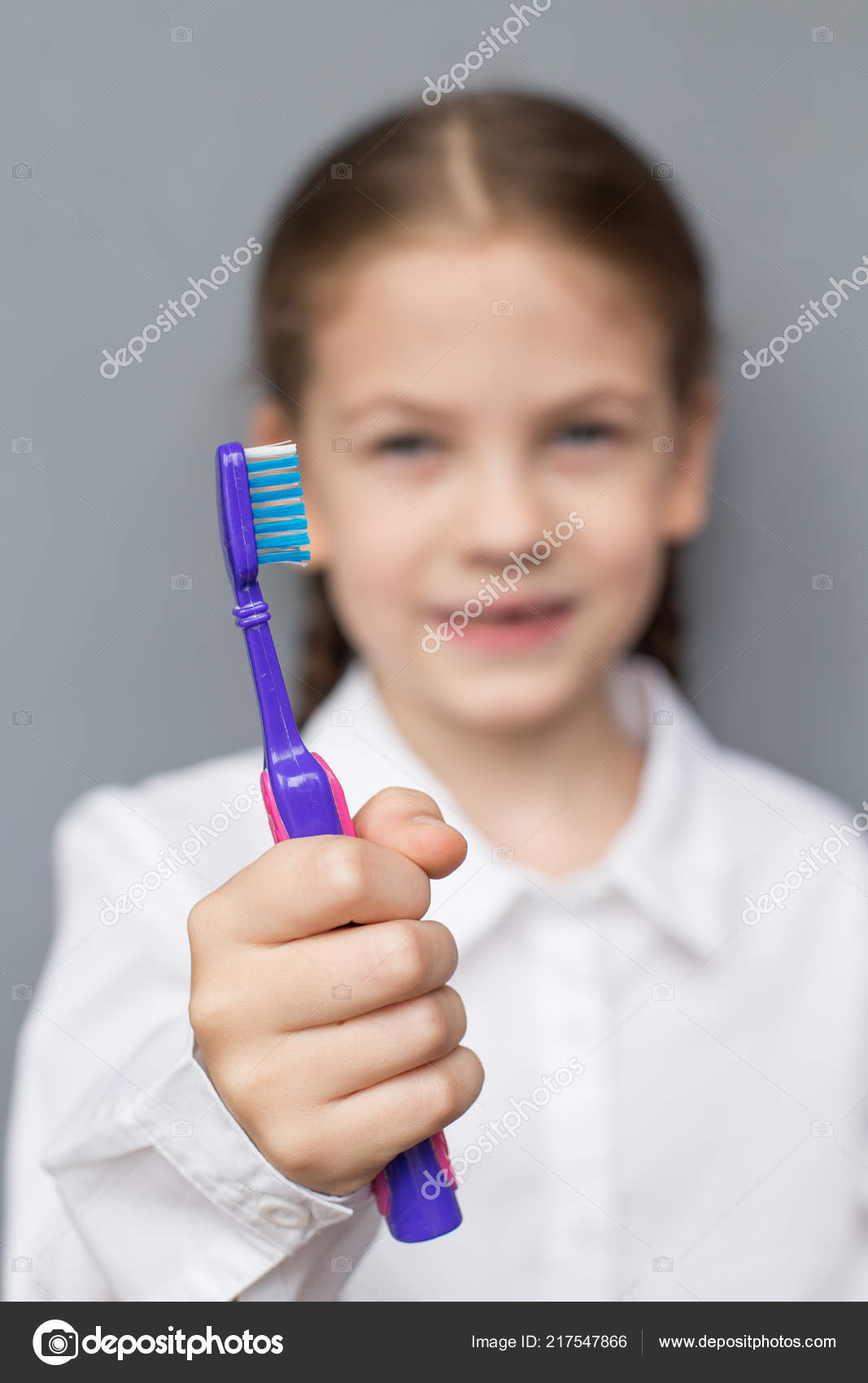 Фулл девочка с щеткой зубной что залить в паровой ингалятор