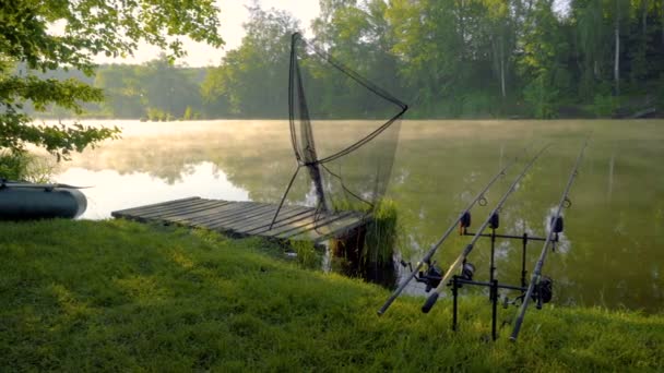 Fog on fishing pond — Stock Video