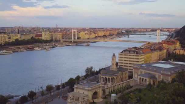 Erzsebet köprü Budapeşte — Stok video