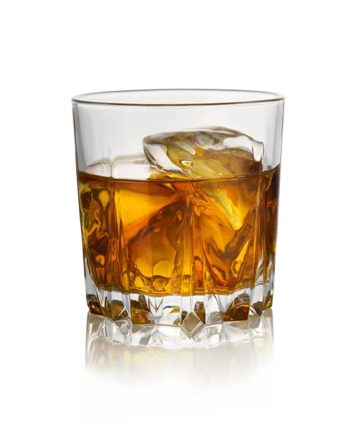 Vaso de whisky con hielo —  Fotos de Stock