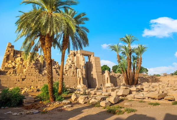 Ruiny w świątyni Karnak — Zdjęcie stockowe