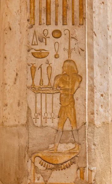 Egyiptomi rajzok és hyerogliphs közelről — Stock Fotó
