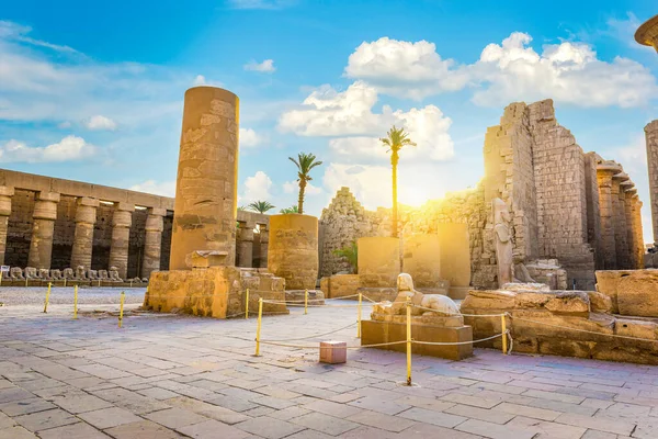 Morgensonne Über Den Ruinen Des Karnak Tempels — Stockfoto