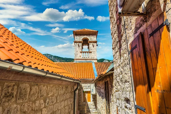 Belltower em Kotor — Fotografia de Stock