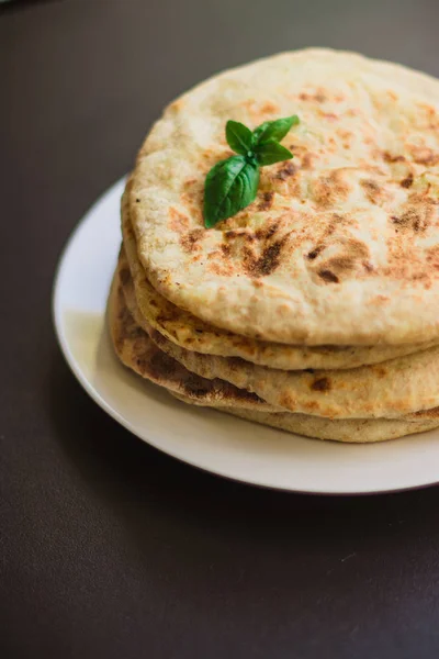 Tortillas Aux Pommes Terre Pita Chapati Décorées Avec Une Feuille — Photo