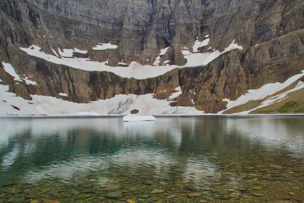 Fenséges Kilátás Nyílik Jéghegy Glacier Nemzeti Park Egy Úszó Jéghegy — Stock Fotó