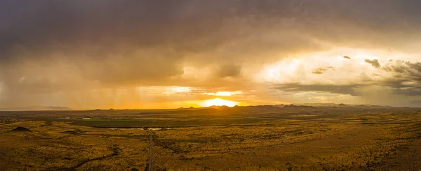 Gün batımında muson bir panorama — Stok fotoğraf