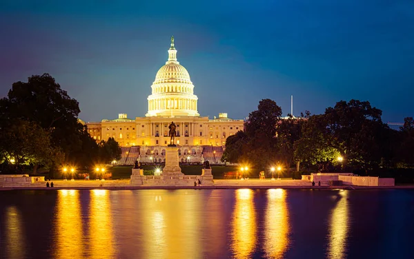 Panorama del Capitolio de los Estados Unidos a la luz de la tarde —  Fotos de Stock