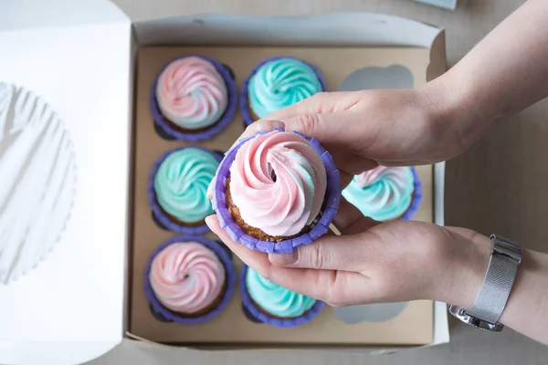 Cupcake Hands Girl Background Box Cupcakes Flatlay — Stock Photo, Image