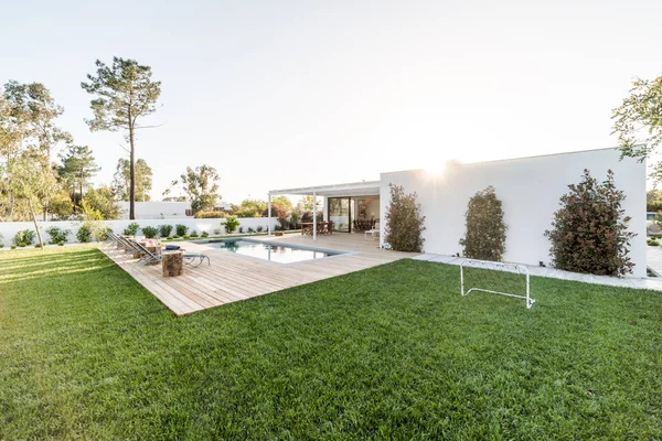 Villa Blanca Moderna Exterior Interior Con Piscina Jardín — Foto de Stock