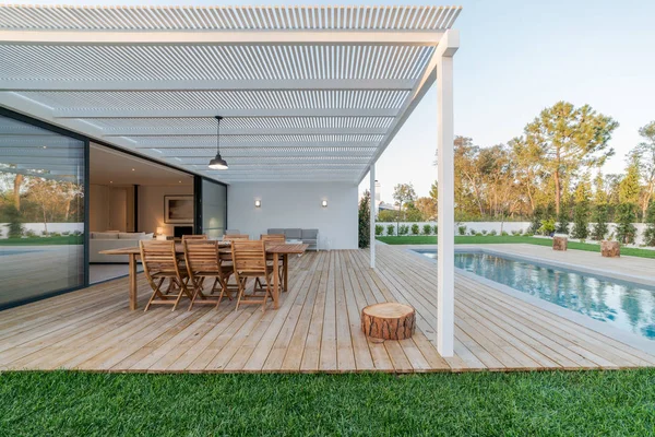 Außen Und Innen Moderne Weiße Villa Mit Pool Und Garten — Stockfoto