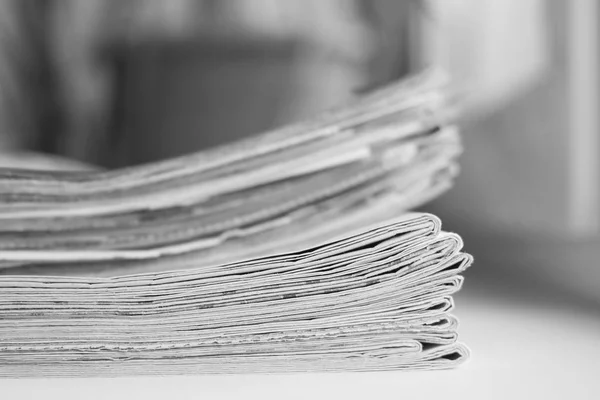 Pile Fresh Morning Newspapers Table Office Latest Financial Business News — Stock Photo, Image