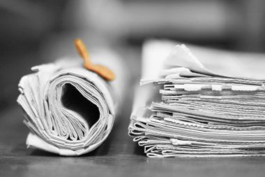 Gazeteler ve dergiler, iş kavramı yığın yan görünüm