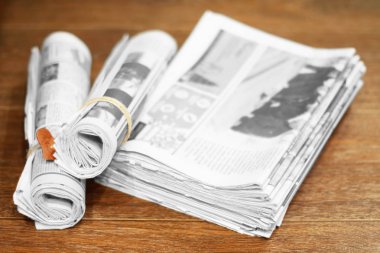 Gazeteler ve dergiler, iş kavramı yığın yan görünüm