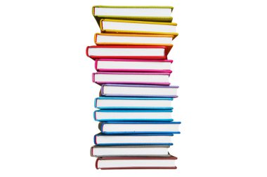 Kitaplar. Bir sürü beyaz arka plan üzerinde izole bir dikey yığın parlak kapaklı kitap. Metin için yer. Öğe, kağıt ve deri dokusunun tasarlayın. Renkli kitap raf, yakın çekim