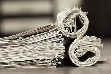 Gazeteler ve dergiler, iş kavramı yığın yan görünüm