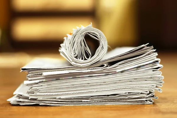 Pile Fresh Morning Newspapers Table Office Latest Financial Business News — Stock Photo, Image