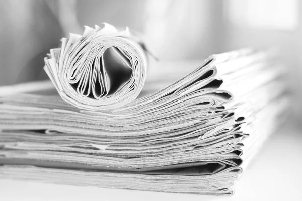 Pile Fresh Morning Newspapers Table Office Latest Financial Business News — Stock Photo, Image