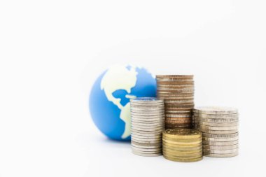 Küresel Para, Finans ve tasarruf kavramı. C yığınının kapatılması