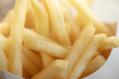 Patates kızartması nı kapatın. Abur cubur konsepti.